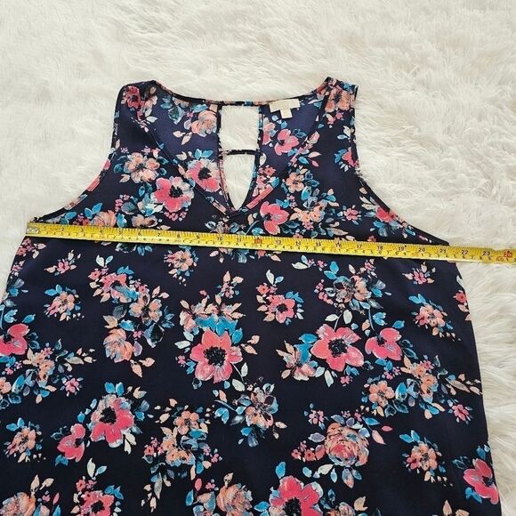 Charming Charlie sharkbite hem open back blouse XL - Picture 9 of 10